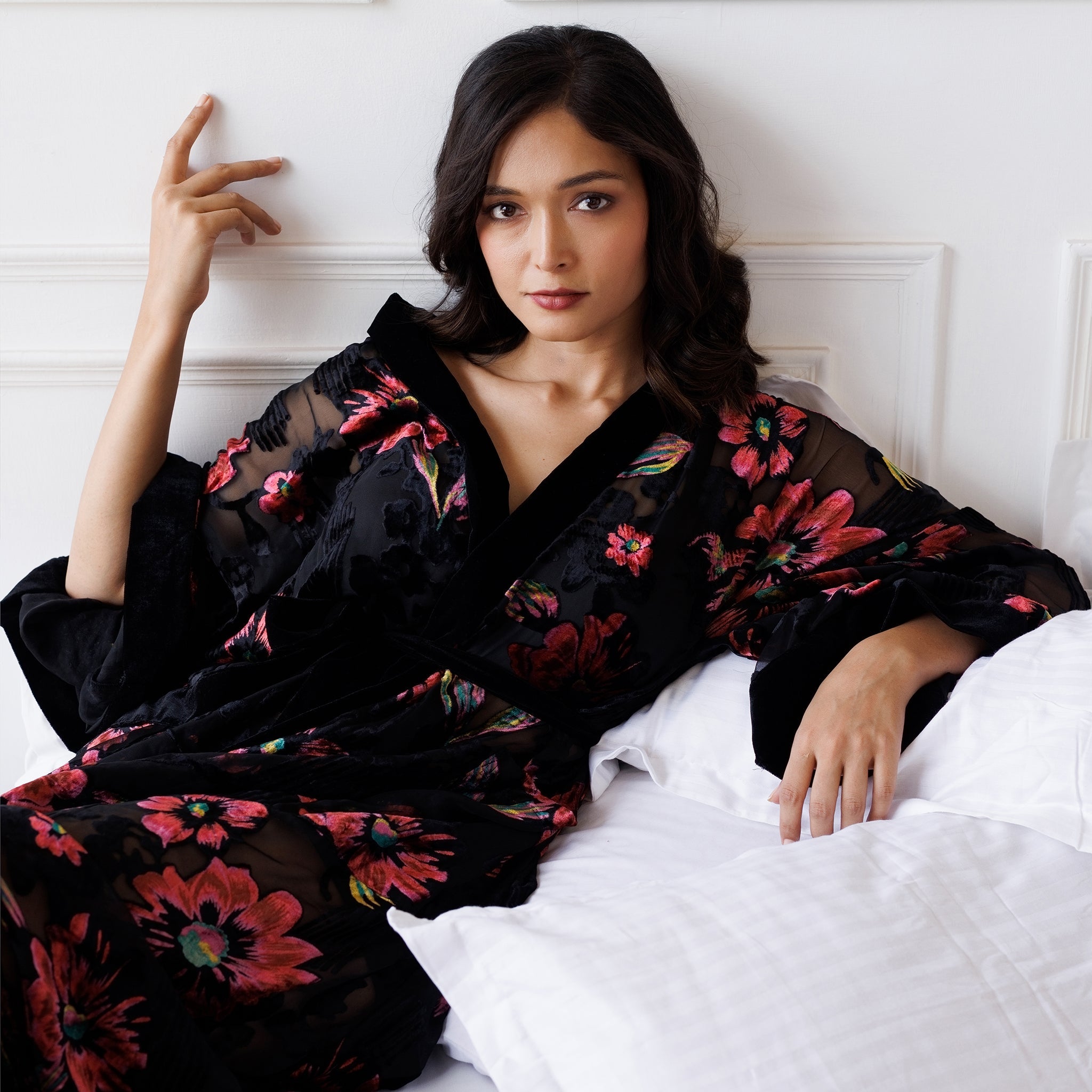 DEVORÉ ROBE - BLACK ROSE