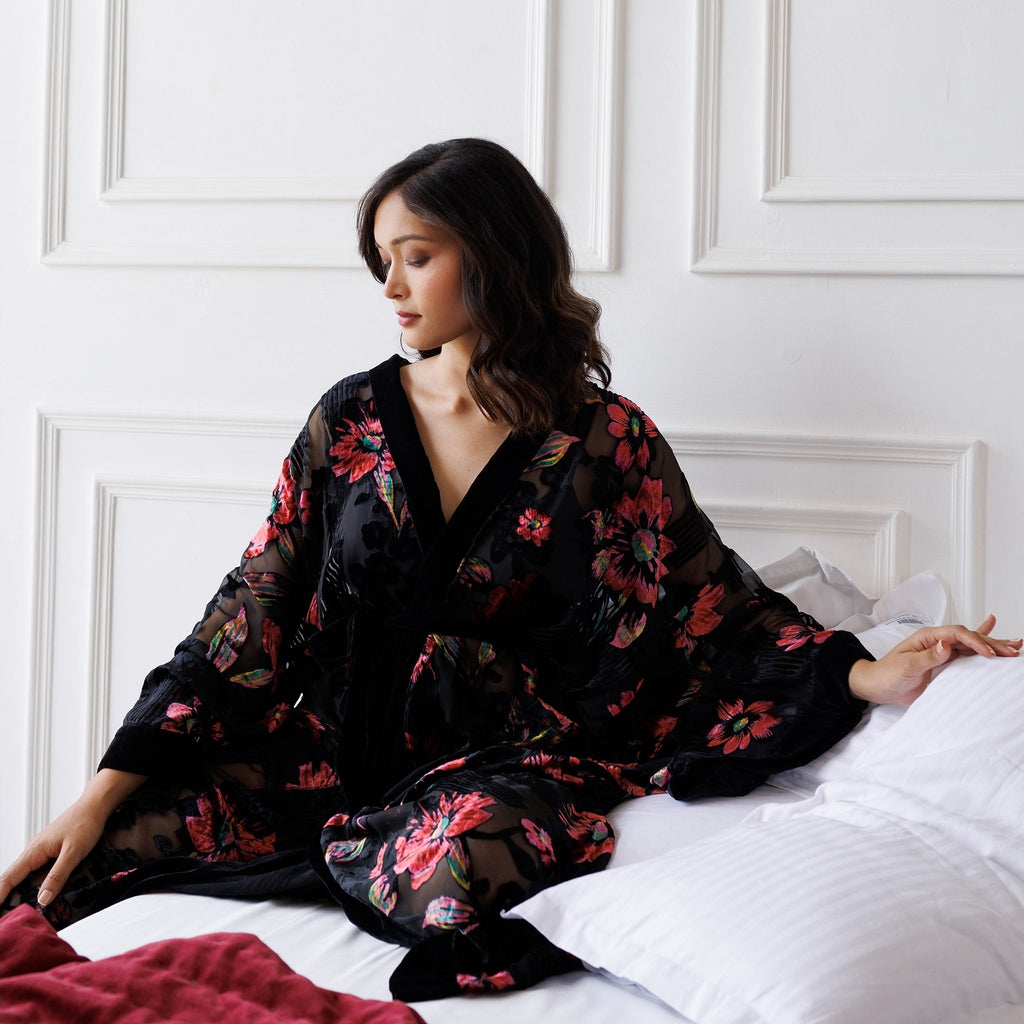 DEVORÉ ROBE - BLACK ROSE