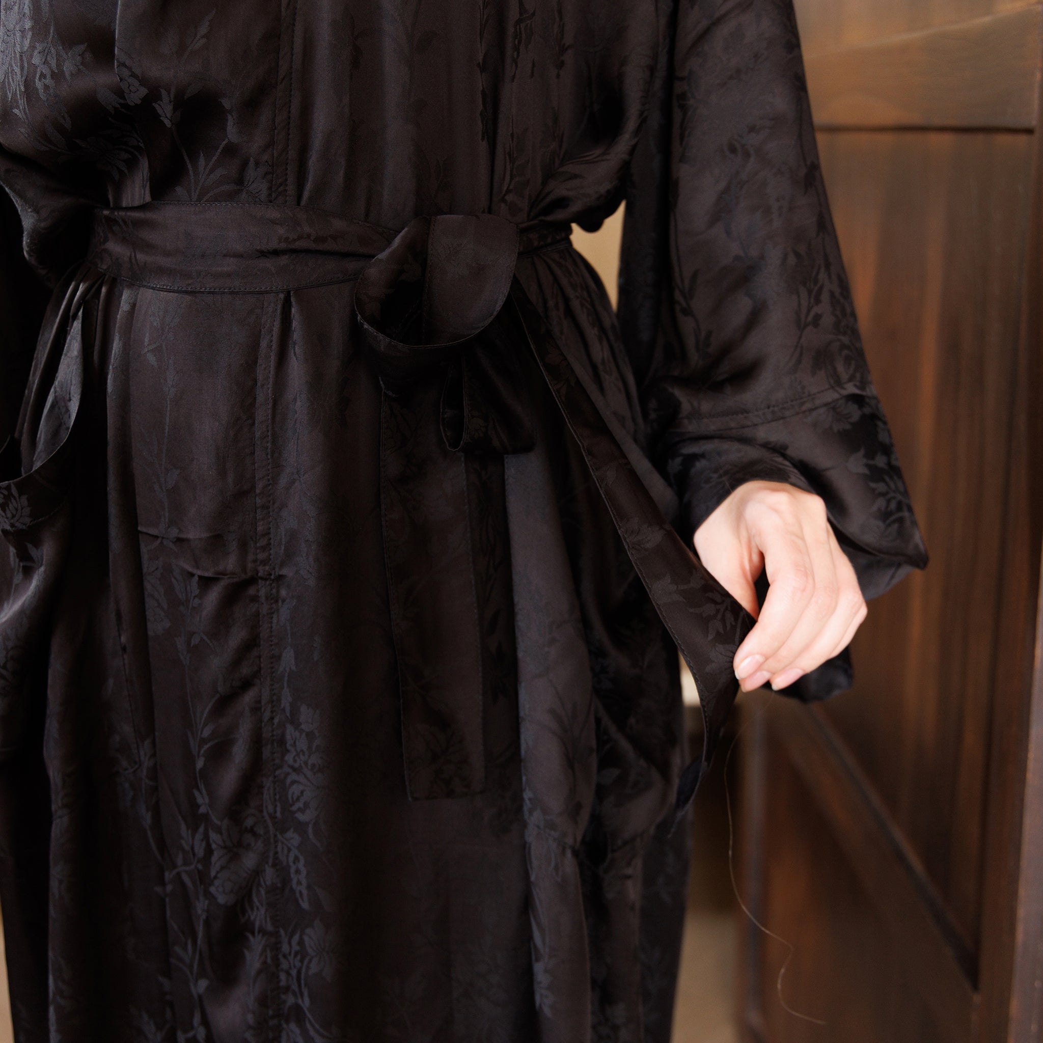 SILK JACQUARD ROBE Maxi - Ebony